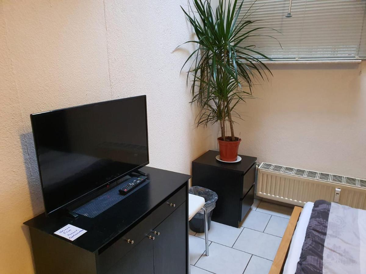 Roter Backstein Apartment 1 Mayence Extérieur photo
